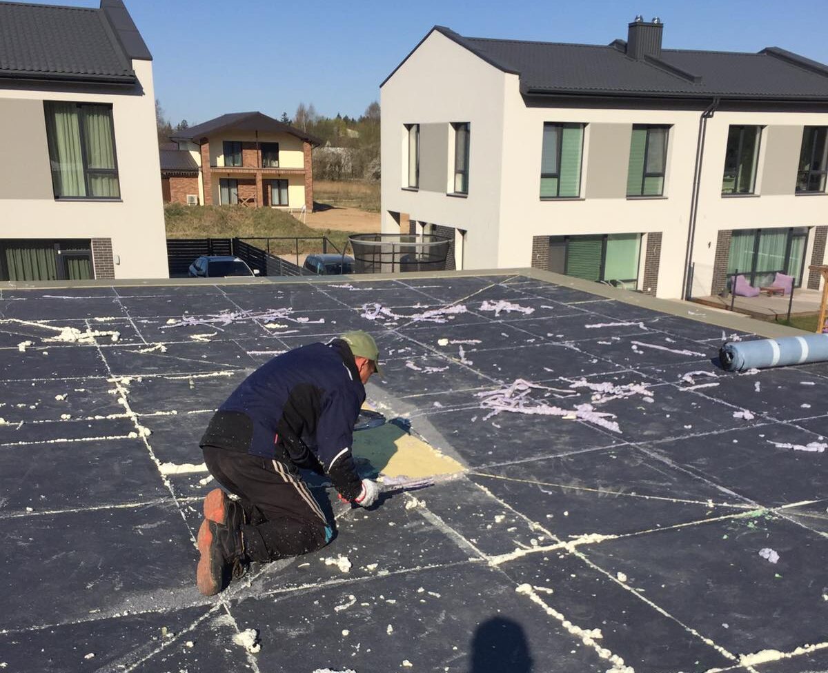 Repair and renovation of flat/slatted/rolled roofs in Lithuania and Europe